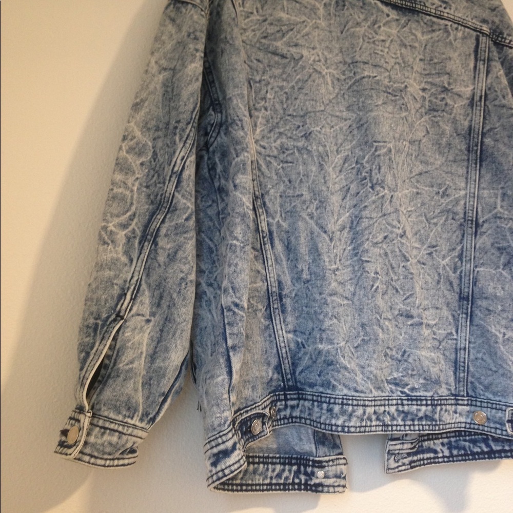 Wild Fable 80’s Style Oversized Acid Wash Denim Jacket w/ Front Pockets - Picture 10 of 12